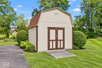 2448 S Sunrise Drive, New Palestine - 57