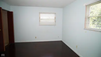 16122 Southeastern Parkway, Fortville - 17