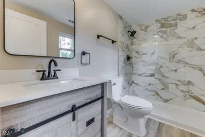 1306 Saint Clair Street, Indianapolis - 61