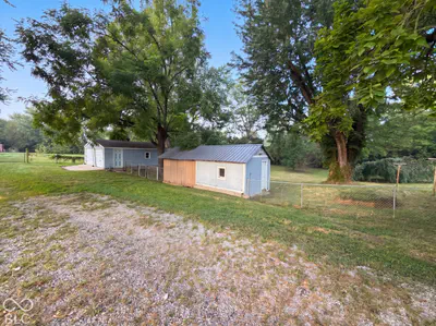 207 E Park Street, Trafalgar - 17