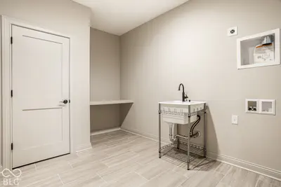 15721 Vantage Court, Westfield - 45