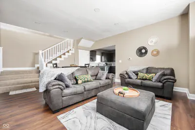 1041 East Street, Indianapolis - 5
