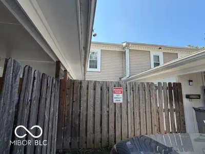 927 Ardsley Drive, Indianapolis - 40