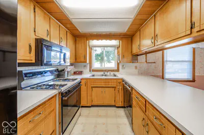 8300 S Asbury Lane, Daleville - 6