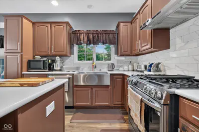 8642 Black Stone Xing, Avon - 15