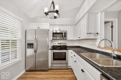 9741 Roxbury Drive, Fishers - 13