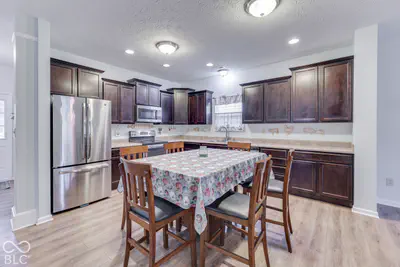 4715 Ventura Boulevard, Plainfield - 15
