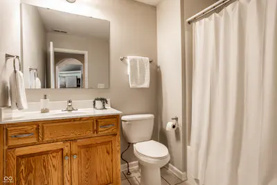 933 Amesbury Court, Indianapolis - 25