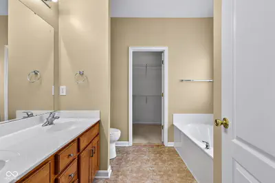 18921 Round Lake Road, Noblesville - 25