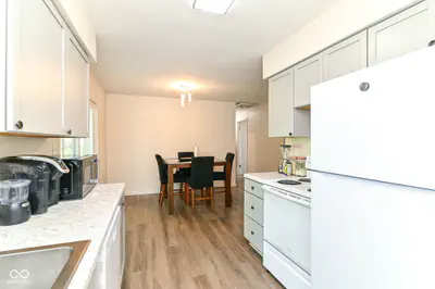 10056 126 Street, Fishers - 10