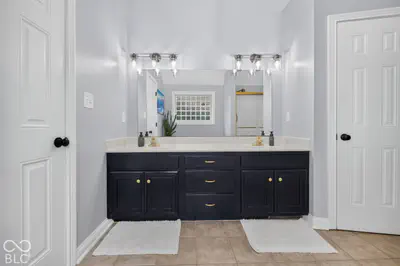 2807 Bloomsbury Drive, Greenwood - 33