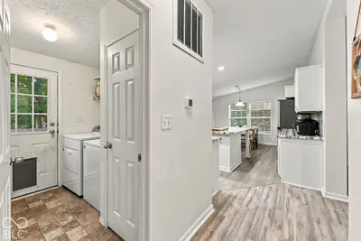 9444 N Gray Avenue, Unionville - 14