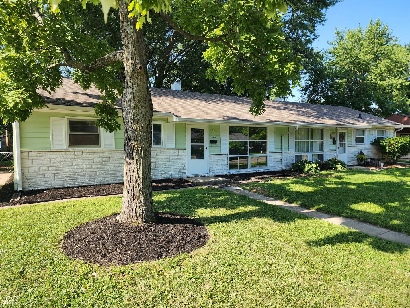 7325 53rd Street, Indianapolis