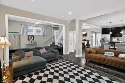 607 E 32nd Street, Indianapolis - 9