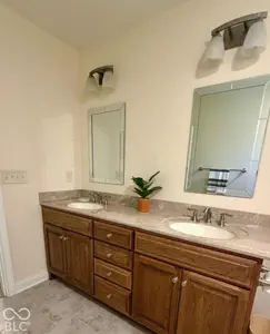 6658 English Oak Drive, Avon - 25