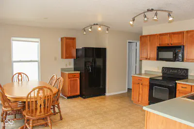 8468 Ash Grove Drive, Indianapolis - 38