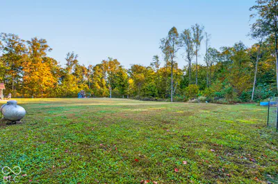 7853 County Road 1200, Seymour - 77