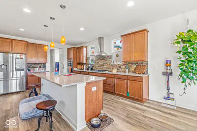 9627 Summerton Drive, Fishers - 8
