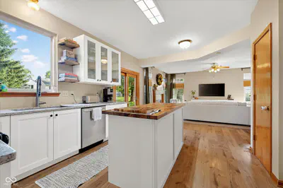 6758 Loretta Court, Avon - 9