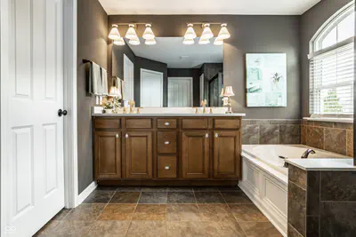 10190 Fantina Lane, Fishers - 46