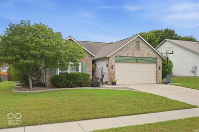 1480 Hedge, Greenfield - 2
