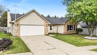 214 Pine Ridge Drive, Westfield - 46