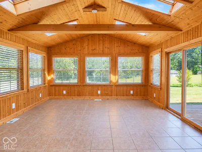 7053 Grosvenor Place, Indianapolis - 10