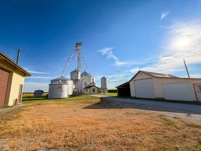 10449 W 300 S, Jamestown - 65