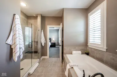 18176 Lakes End Drive, Westfield - 40