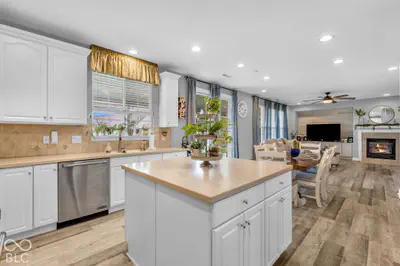 8328 Westcliffe Drive, Avon - 18