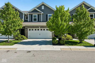 8294 Summit Peak Avenue, Fishers
