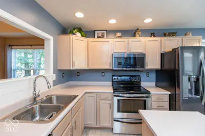 688 Prince Drive, Greenwood - 3