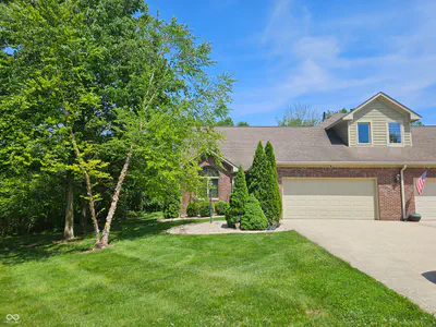 1755 Walnut Trace, Greenfield