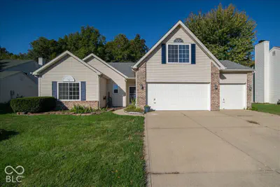 1142 Crestwood Drive, Greenwood