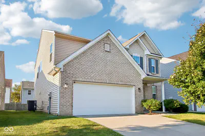 5779 Blue Sky Drive, Whitestown - 2