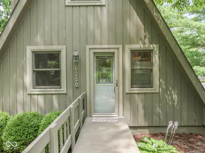 6250 Grosbeak Court, Nineveh - 81