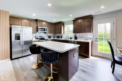 2289 Holiday Creek Drive, Whitestown - 8