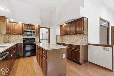 12021 Waterford Lane, Carmel - 15