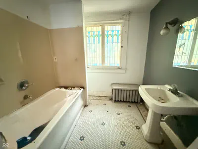 229 Walnut Street, Ladoga - 34