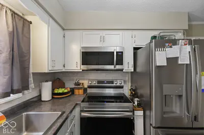 6349 W Buckskin Court, New Palestine - 12