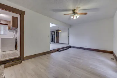 703 Hillcrest Drive, Greenwood - 20