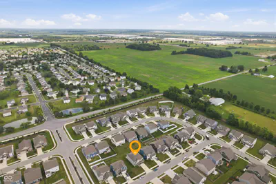 5693 Terracotta Trace, McCordsville - 53