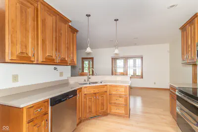 1336 Penny Lane, Greenfield - 34