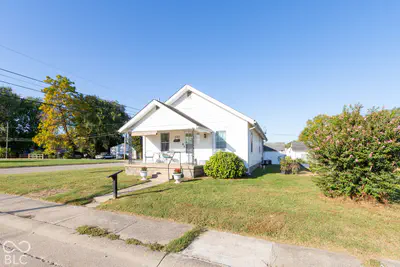 1003 Center Street, Seymour - 3