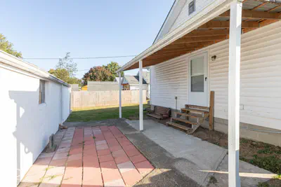 1003 Center Street, Seymour - 18