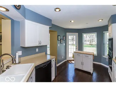 10812 Washington Bay Drive, Fishers - 16