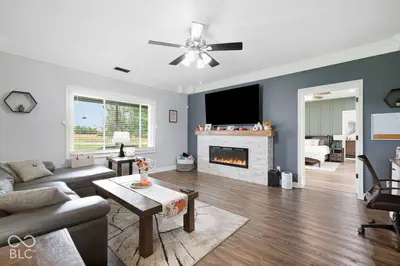 6425 125 Road, Whiteland - 7