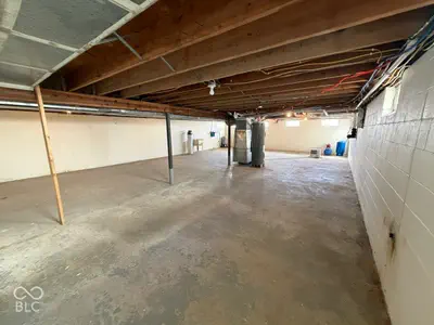 8499 State Road 71, Dana - 46