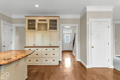 6763 Woodcliff Circle, Zionsville - 17