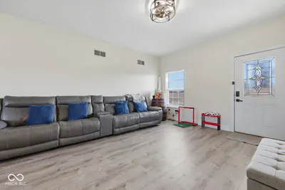 9653 200 Road, Flat Rock - 20